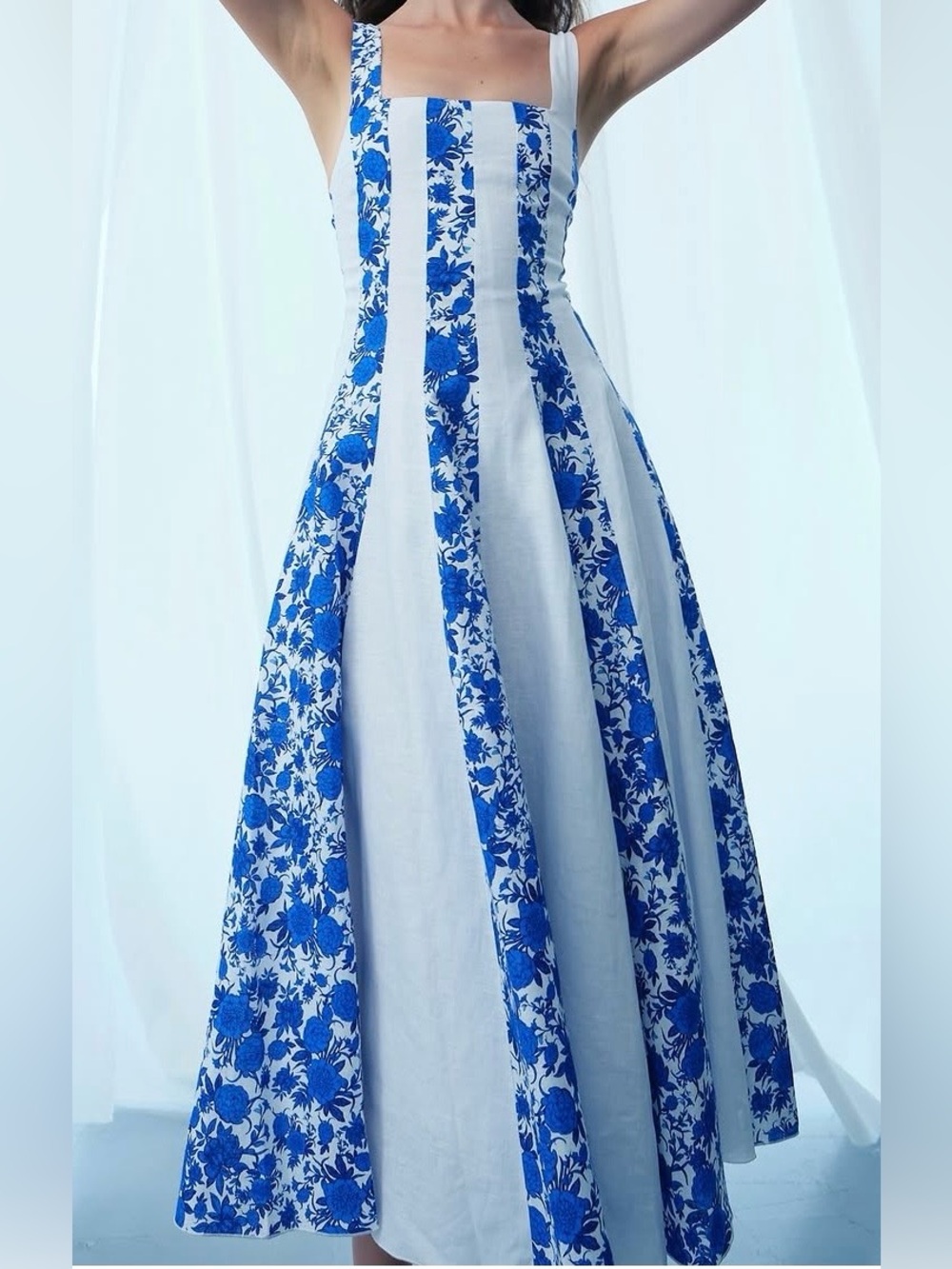 Gul Hurgel White And Blue Floral Linen Midi Dress Size Large